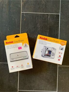 Kodak EasyShare C533 Digital Camera Kit PARTS ONLY.